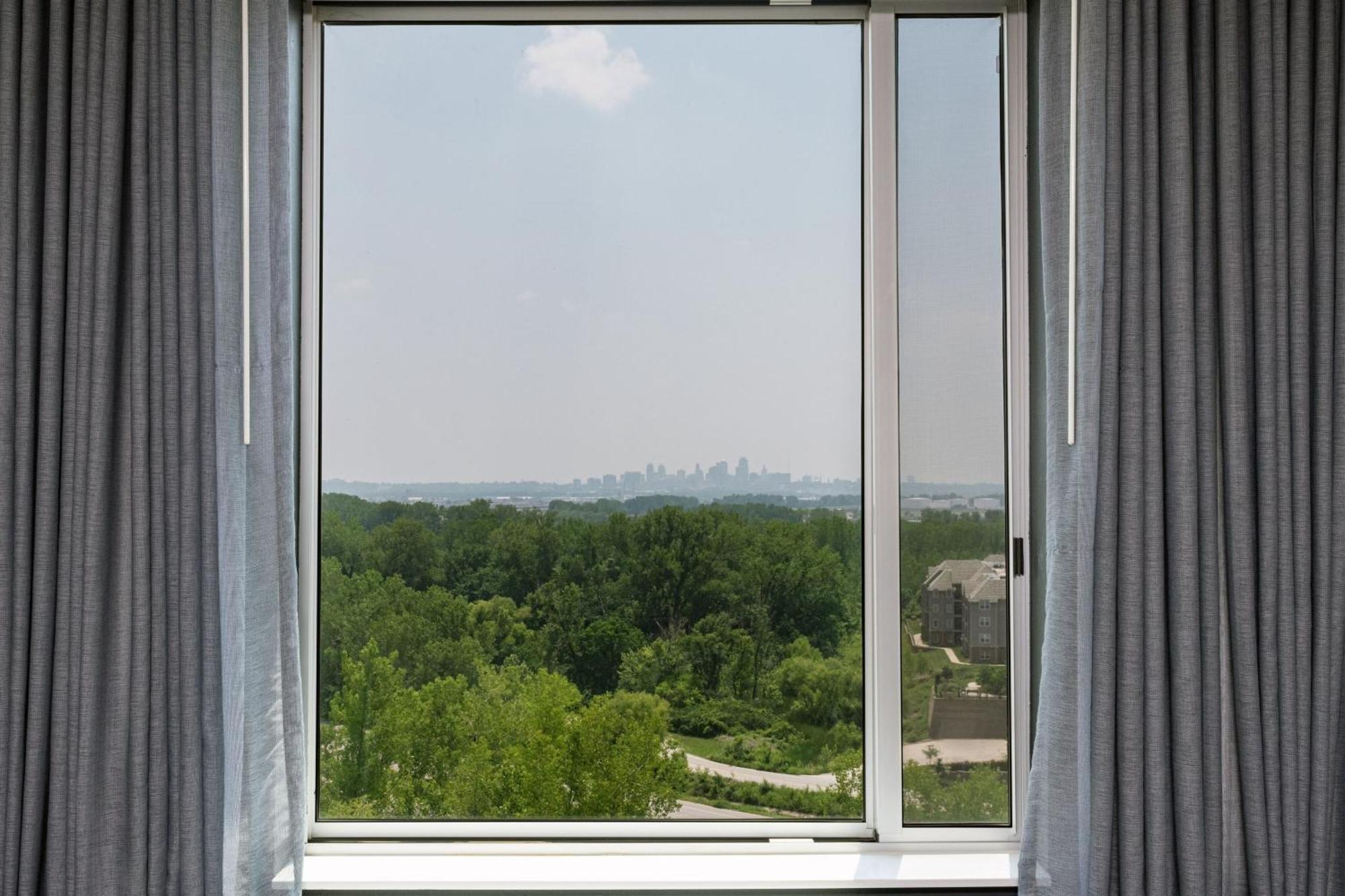 Courtyard Kansas City At Briarcliff Bagian luar foto