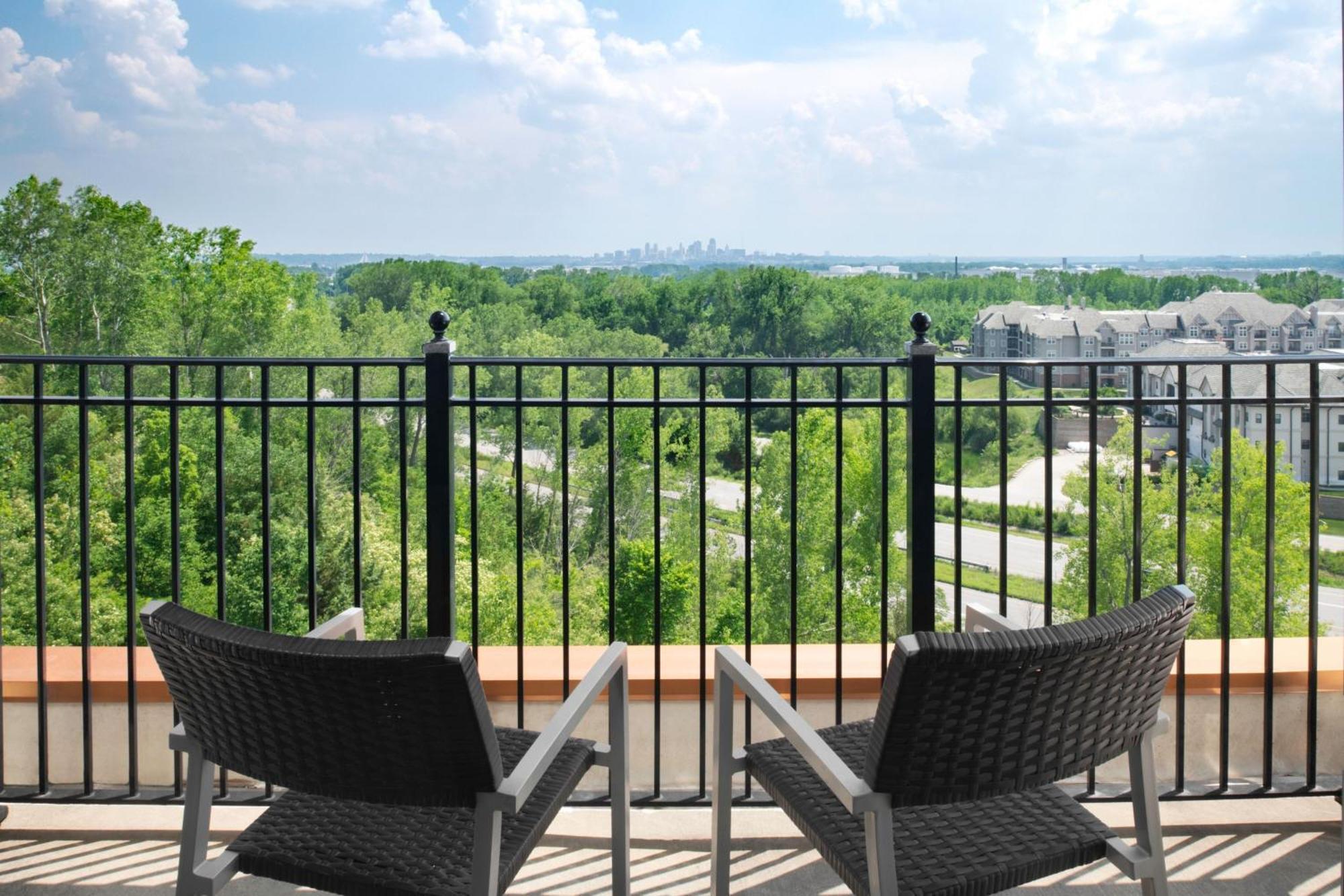 Courtyard Kansas City At Briarcliff Bagian luar foto