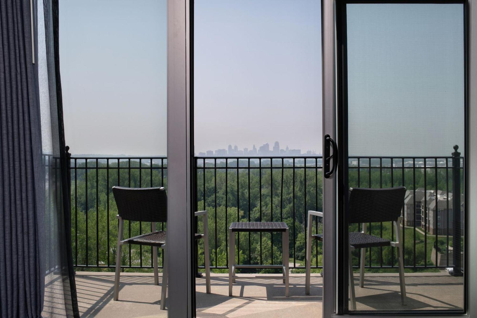 Courtyard Kansas City At Briarcliff Bagian luar foto